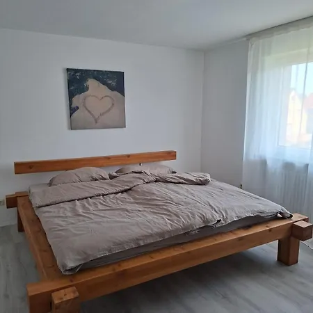 Ferienwohnung Oetigheim شقة